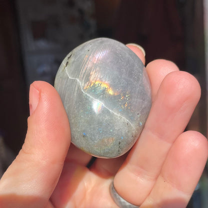 labradorite palm stones