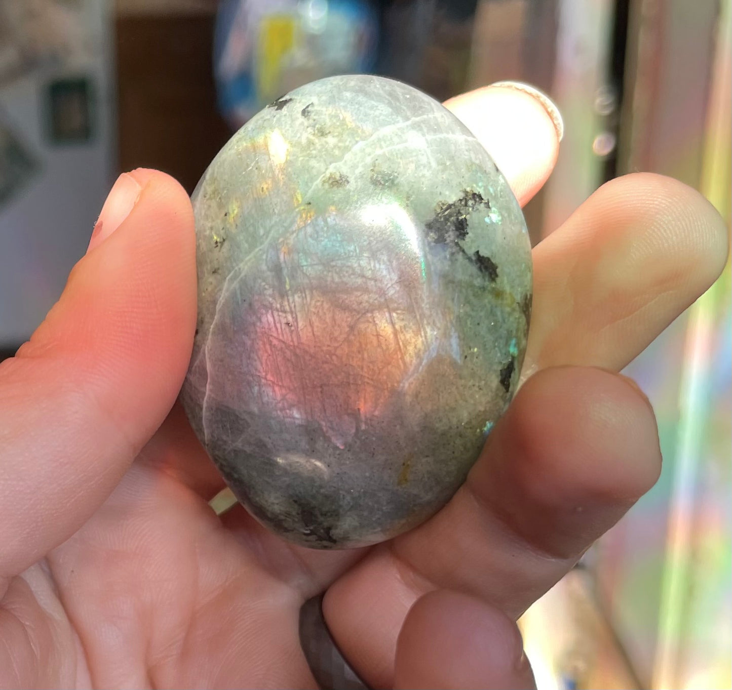 labradorite palm stones