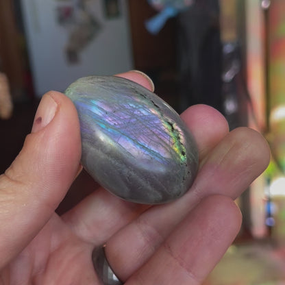 labradorite palm stones