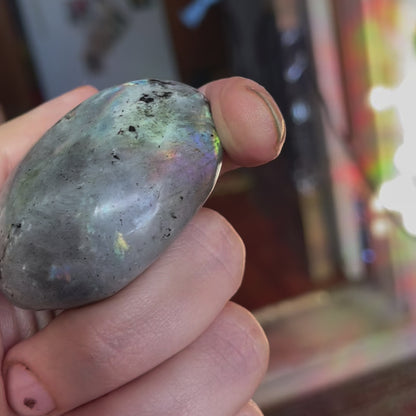 labradorite palm stones