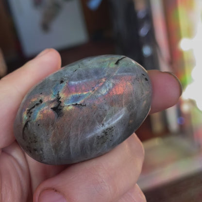 labradorite palm stones