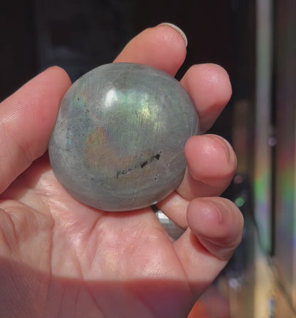 labradorite palm stones